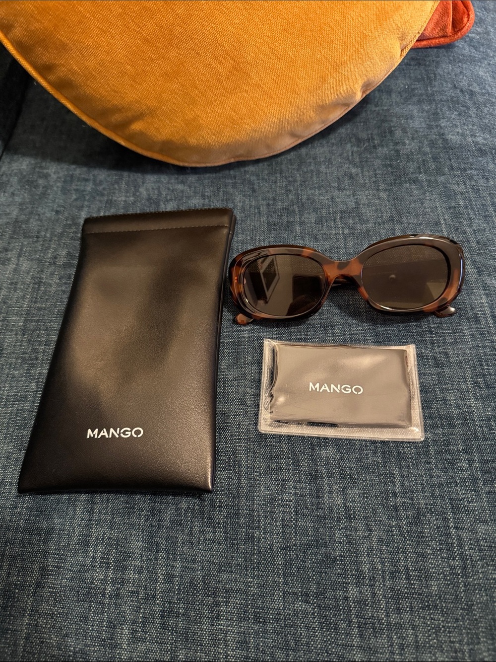 Mango Brown Tortoiseshell Oval Women's Sunglasses with Cloth and Case - NEW